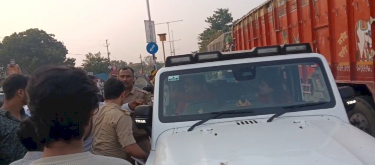 रायबरेली: तेज रफ्तार थार कार ने बाइक सवार को कुचला