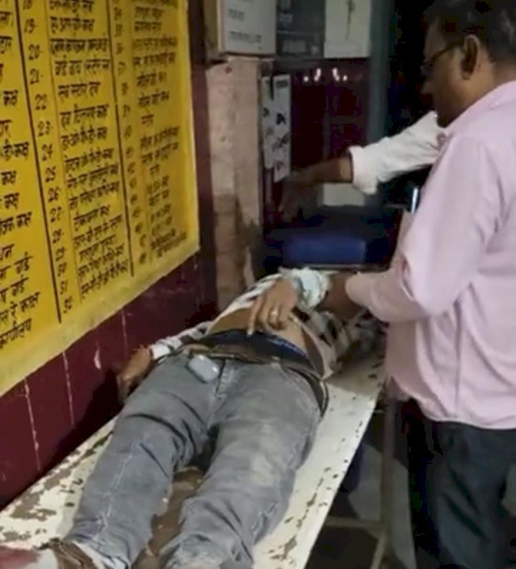 रायबरेली-ऊंचाहार में दो बाइकों की आमने-सामने टक्कर: तीन लोग घायल