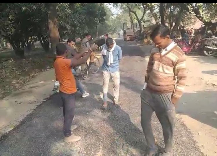 रायबरेली-उमरन से सरेनी तक बन रही पीडब्ल्यूडी विभाग की सड़क में बडा़ खेल जाने क्या?