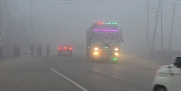 रायबरेली: शीतलहर के साथ कोहरे का दिख रहा कहर