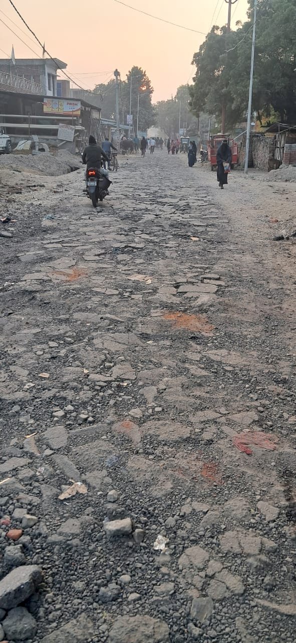 रायबरेली- ऊंचाहार कस्बे से खरौली मार्ग बना जी का जंजाल ? 