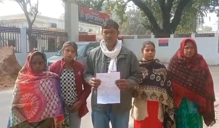 रायबरेली - थाने के दरोगा पर निर्माण रोकने और परिवार से अभद्रता का आरोप