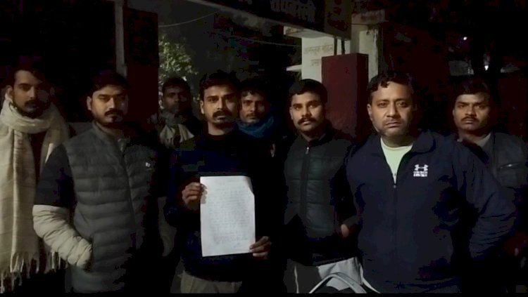 रायबरेली-आधा दर्जन दबंगो पर पटरी दुकानदार के साथ जमकर मारपीट का आरोप