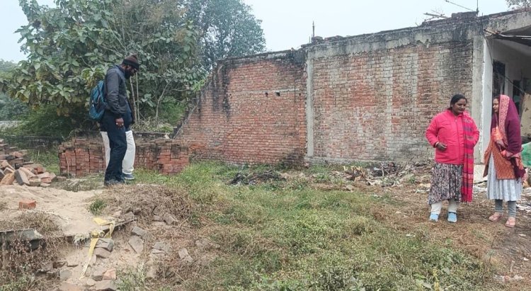 रायबरेली- न्यायालय में मुकदमा लंबित फिर भी गरीब की जमीन पर 'खाकी' की शह पर दबंगों का कब्जा, एसपी से शिकायत