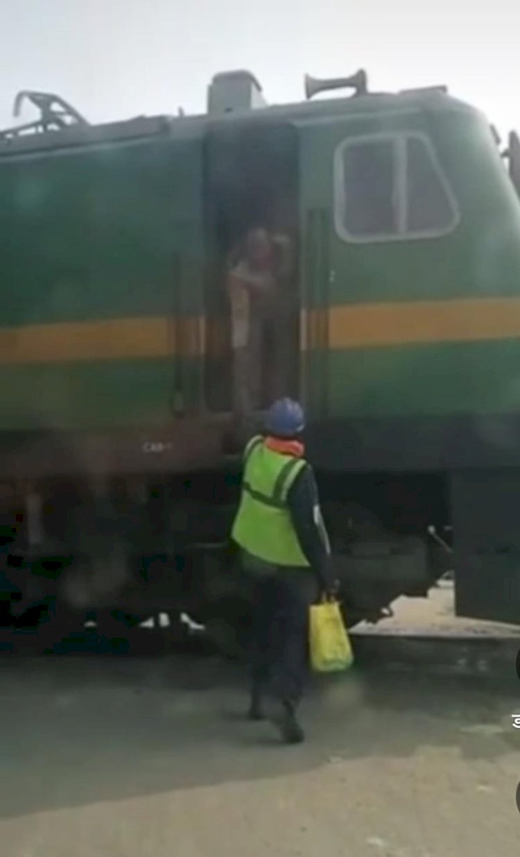 रायबरेली- आर एक्स्प्रेस खबर का दमदार असर मालगाड़ी रोककर चालक ने सिगरेट खरीदने के मामले में नोटिस जारी? 