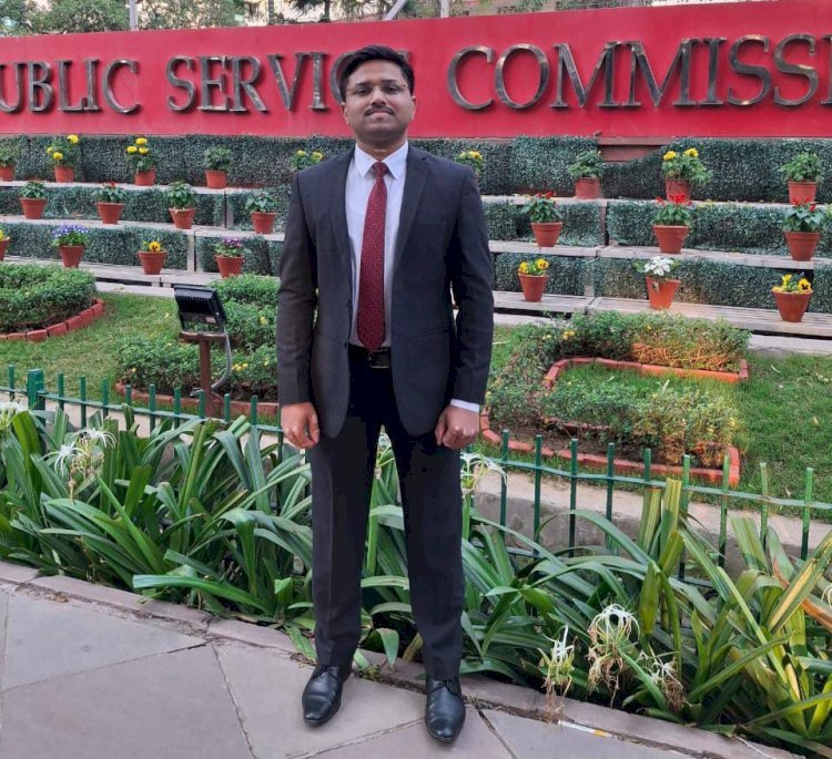 रायबरेली - संघर्षों से भरे पथ पर चलकर मिट्टी से शिखर तक पहुंचा किसान का बेटा