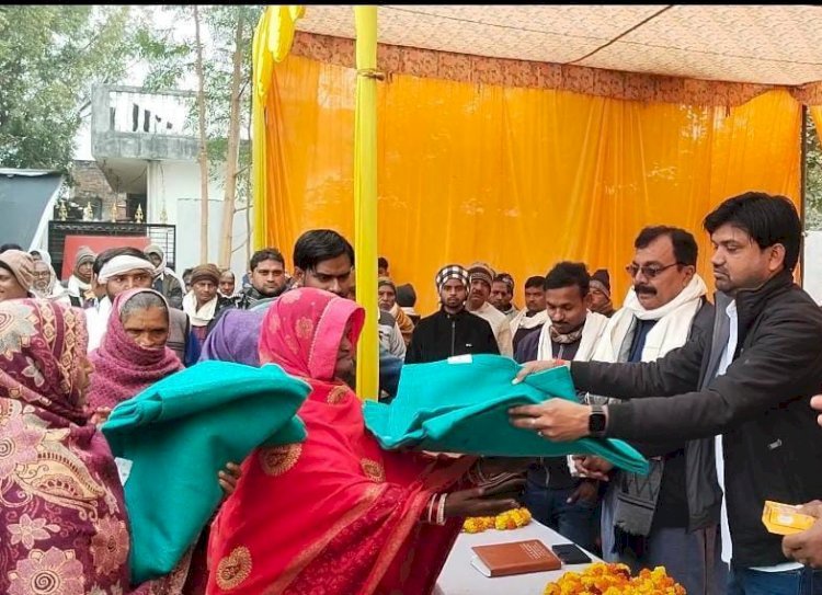 रायबरेली- सर्दी में जरूरतमंदों को मिली कंबल की मदद , सैकड़ों घरों तक पहुंची राहत 