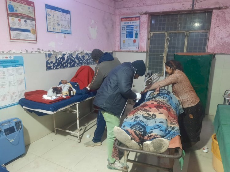 रायबरेली-अज्ञात वाहन की टक्कर से कार सवार दो घायल, जिला अस्पताल रेफर