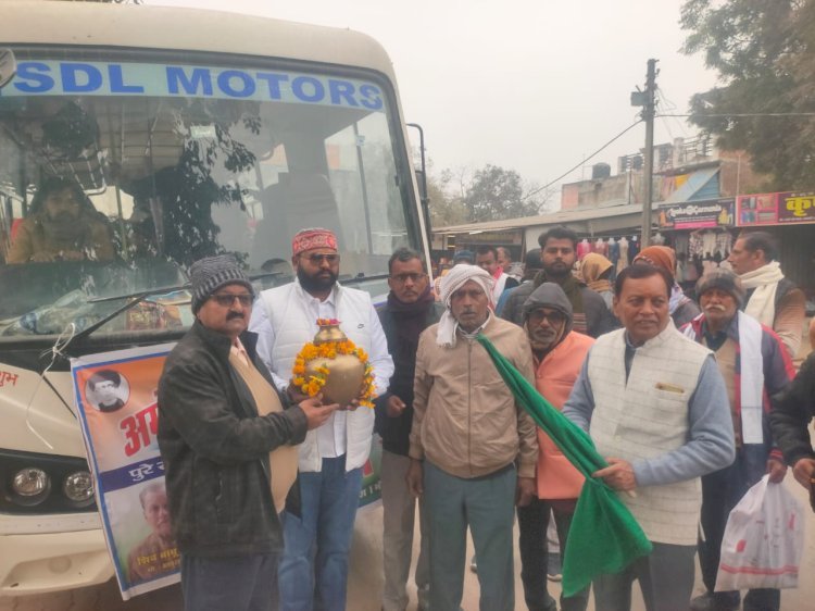 रायबरेली - शहीदों को श्रद्धांजलि देने के लिए गदागंज से मुंशीगंज के लिए रवाना हुई कलश यात्रा