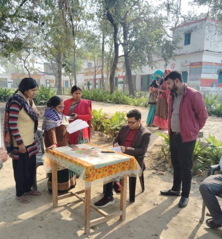 रायबरेली-लोकतंत्र की मजबूती के लिए विशेष पहल, ऊंचाहार एसडीएम ने किया मतदाता पंजीकरण शिविरों का निरीक्षण