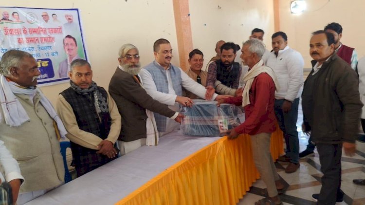 रायबरेली-समाज को श्रम और कर्मयोग की प्रेरणा देते है अखबार वितरक-अतुल सिंह 