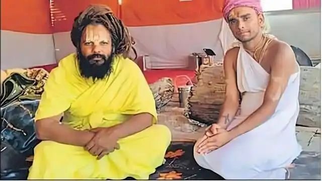 रायबरेली के महराजगंज के युवक ने संपत्ति छोड़ माथे लगाई संगम की रेत, 25 साल का युवक बना संन्यासी