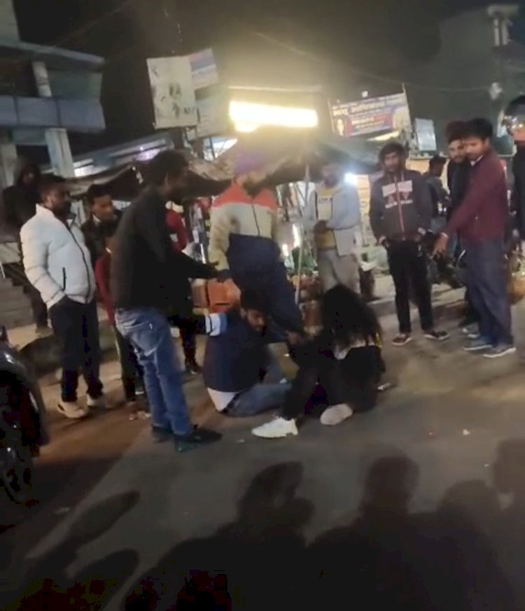 रायबरेली: फास्टफूड की दुकान में युवती के साथ जमकर हुआ विवाद