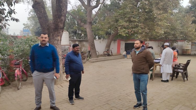 रायबरेली:मतदाता सूची पुनरीक्षण के लिए विशेष अभियान, नायब तहसीलदार ने बूथों का किया औचक निरीक्षण