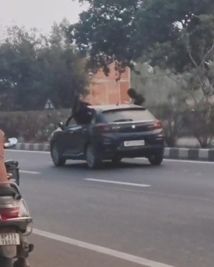 रायबरेली-जान जोखिम में डालकर युवतियों ने किया स्टंट