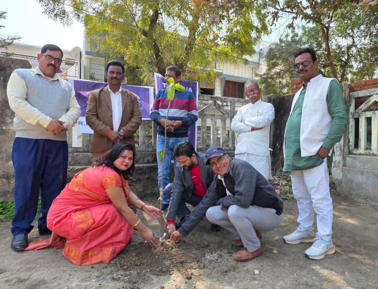 सेवा के 25 वर्ष: टाटा एआईए ने टीबी मरीजों को दी पोषण पोटली, किया वृक्षारोपण”