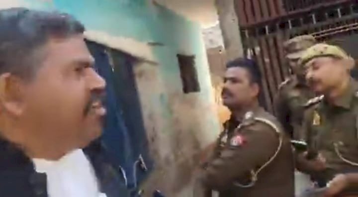 कांग्रेसी नेता सुशील पासी के घर पहुंची पुलिस, हुई तीखी नोंक झोंक