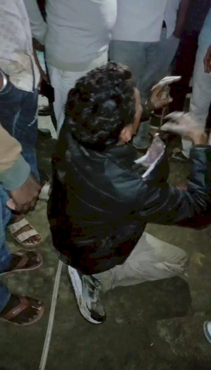 रायबरेली - चोरी की नियत से गांव में घुसे संदिग्ध को ग्रामीणों ने पकड़कर किया पुलिस के हवाले