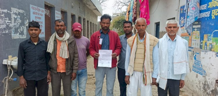 रायबरेली:कल्यानी गाँव में उठा ले गए खड़ंजा मार्ग की ईंट,अब कर रहे कब्जा,,,? 