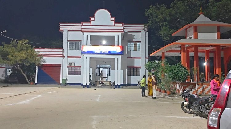 रायबरेली-गैर समुदाय के व्यक्ति से पीड़ित व प्रताड़ित शादीशुदा महिला ने थाने में प्रार्थना पत्र देकर लगाई न्याय की गुहार