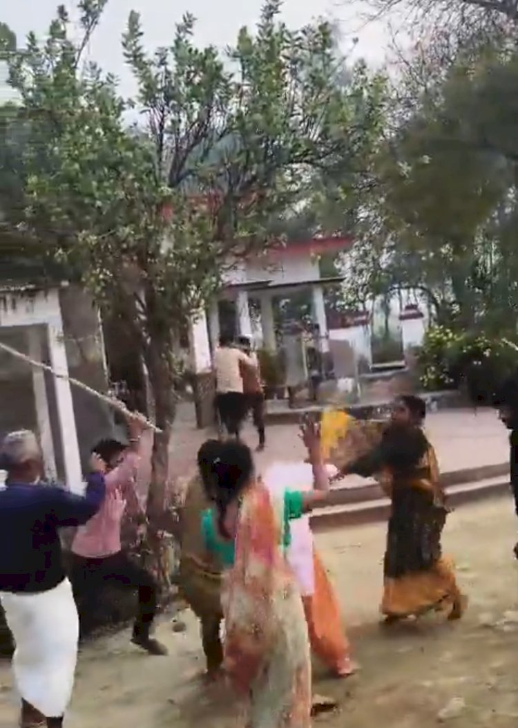 रायबरेली-मामूली विवाद में दो पक्षो में जमकर चले लाठी-डंडे मारपीट का वीडियो सोशल मीडिया पर हुआ वायरल