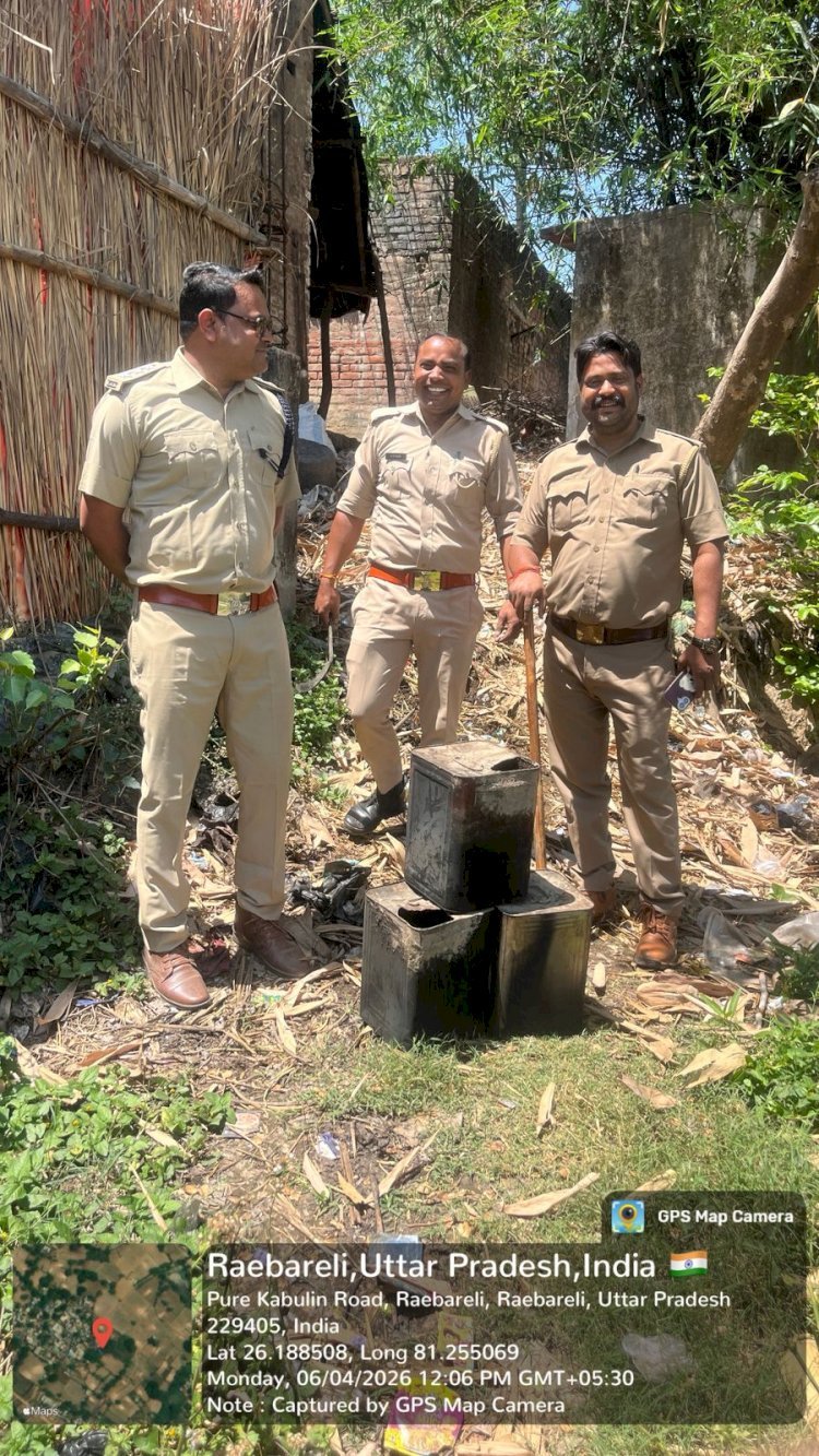 रायबरेली-दबिश के दौरान 50 लीटर अवैध कच्ची शराब बरामद