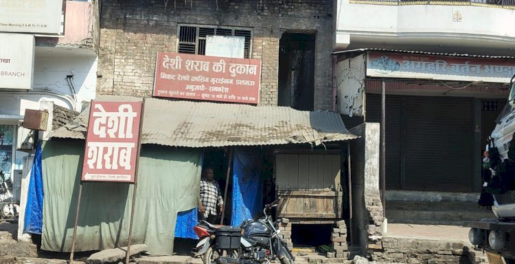 रायबरेली-आबकारी विभाग की लापरवाही से बढ़ी दुकानदारों की मनमानी,नियमों की खुलेआम उड़ाई जा रही धज्जियां