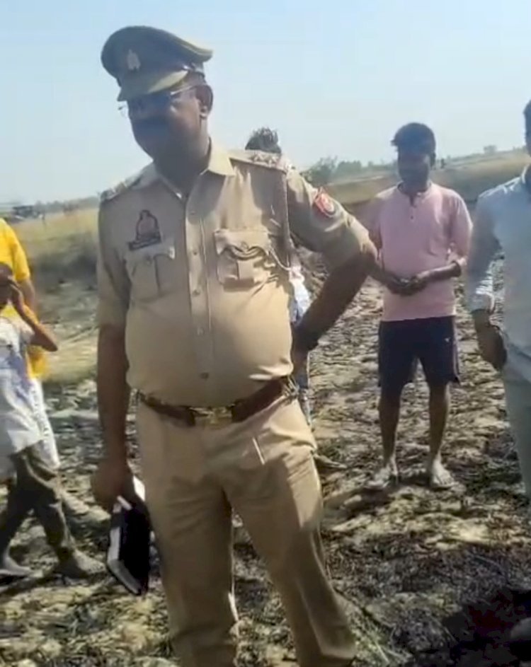 रायबरेली-पुलिस और ग्रामीणों के बीच नोकझोंक का वीडियो वायरल,“नेतागिरी उतार देने” की दी गई कथित धमकी