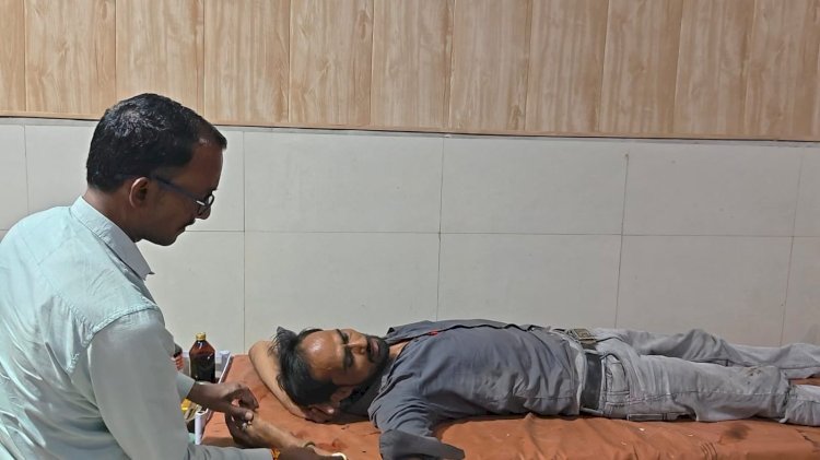 रायबरेली-दो बाइको की आमने-सामने टक्कर में दो गंभीर, किया गया इलाज