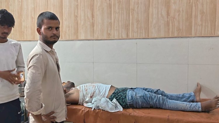 रायबरेली-ट्रक पार्क करते समय अचानक खुला गेट, चालक गिरा नीचे, हालत गंभीर