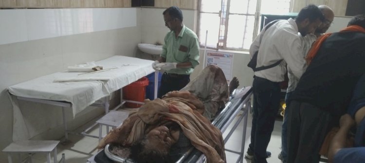 रायबरेली-हाईवे किनारे जा रही वृद्ध महिला को अज्ञात वाहन ने मारी टक्कर, हालत गंभीर