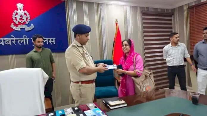 रायबरेली-101 चेहरों पर लौटी मुस्कान, खोए हुए 15 लाख के मोबाइल बरामद