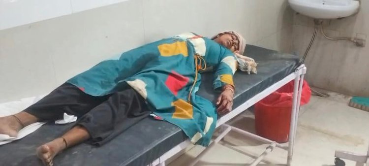 रायबरेली-अज्ञात वाहन की टक्कर से बाइक सवार दो महिलाओं समेत तीन घायल, हालत गंभीर