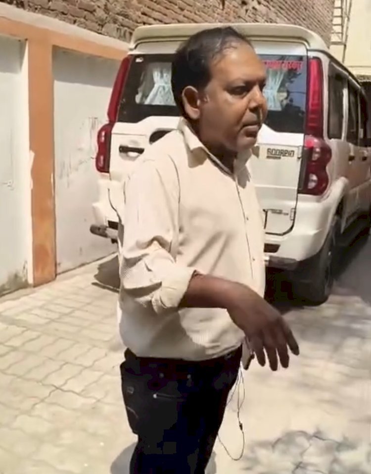 रायबरेली-नशे में झूमते प्रदूषण विभाग के अधिकारी का वीडियो वायरल, मचा हड़कंप”