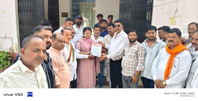 रायबरेली-ग्राम प्रधान संघ अध्यक्ष की अध्यक्षता में ग्राम प्रधानों ने राज्यपाल संबोधित ज्ञापन नायब तहसीलदार को सौपा