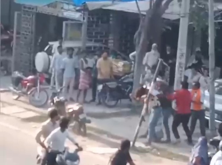 रायबरेली -सलोन में इंडेन गैस एजेंसी के कर्मचारियों की खुलेआम गुंडई महिला से मारपीट का आरोप, वीडियो वायरल
