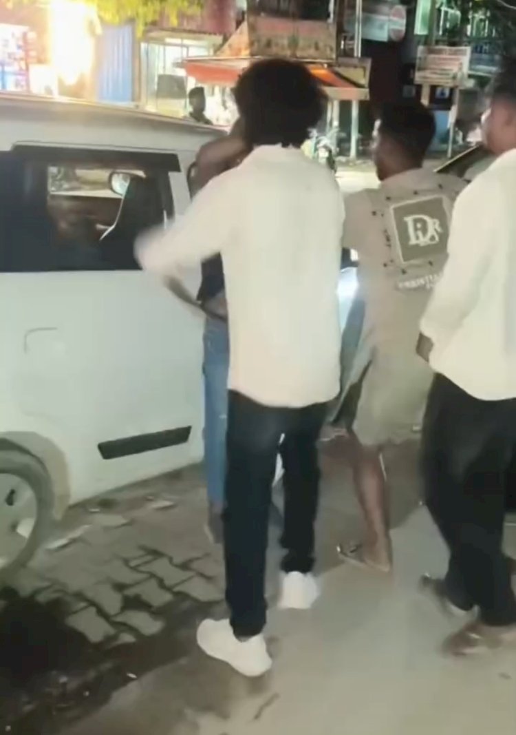 रायबरेली: बीच सड़क छात्र पर बेल्ट से बरसाए ताबड़तोड़ वार, दबंगों की करतूत कैमरे में कैद
