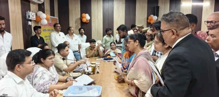 रायबरेली-डीएम-एसपी ने तहसील लालगंज में सम्पूर्ण समाधान दिवस में फरियादियों की सुनी समस्याएं