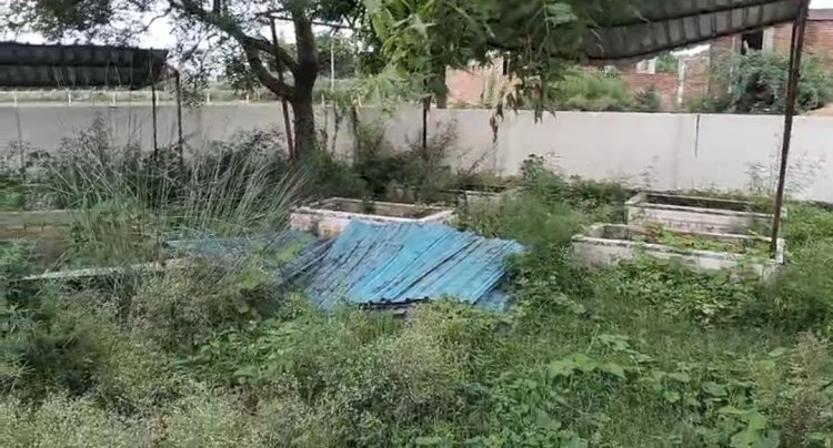 रायबरेली-ऐहार गांव के सचिव की अनदेखी से बदहाल हो गया RRC सेंटर,धन का दुरुपयोग