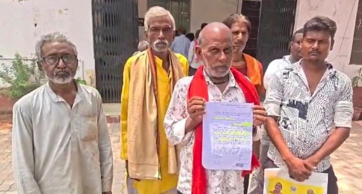 रायबरेली मंदिर निर्माण में बाधा का आरोप, एसडीएम से लगाई न्याय की गुहार