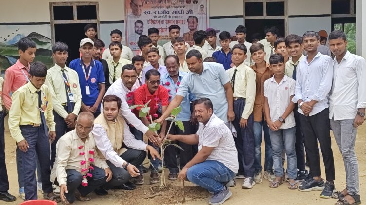 रायबरेली प्रियदर्शानी पब्लिक स्कूल में स्व राजीव गांधी जी की जयंती पर बुजुर्गों को किया सम्मानित व पेड़ पौधे लगाए