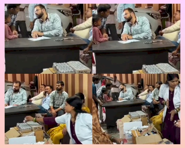 बाढ़ ग्रसित गांव में लगा स्वास्थ्य कैंप, जांच कर आवश्यक दवाएं की गई वितरित