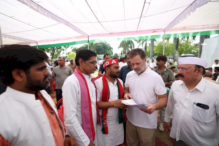 रायबरेली-कारगिल शहीद राजेंद्र यादव के नाम पर चौराहे के नामकरण की मांग, राहुल गांधी से मिले अखिलेश माही