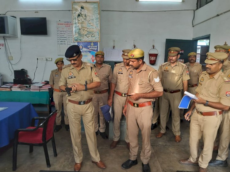 रायबरेली-जीआरपी थाने का एसपी रोहित मिश्रा ने किया निरीक्षण, यात्रियों की सुरक्षा पर दिया जोर