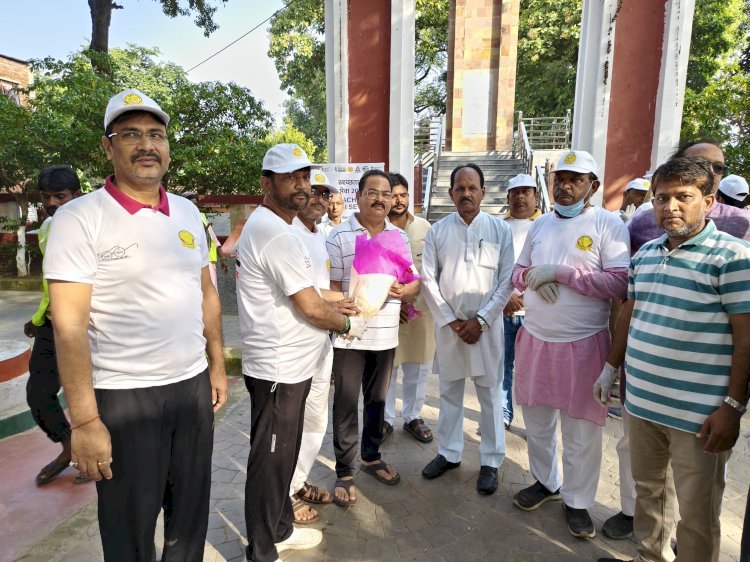 रायबरेली-स्वच्छता अभियान में दिखी जनभागीदारी, शहीद स्मारक पर हुआ श्रमदान