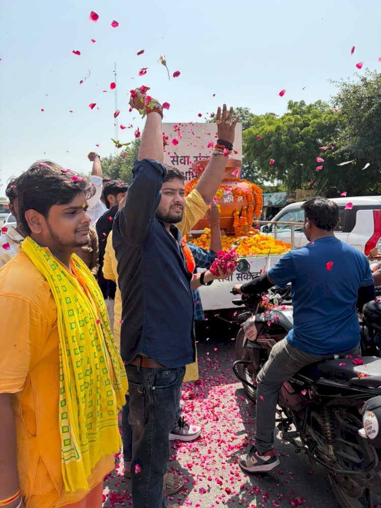 वाडनगर से वाराणसी सेवा यात्रा का युवा मोर्चा मंडल अध्यक्ष के नेतृत्व में हुआ भव्य स्वागत