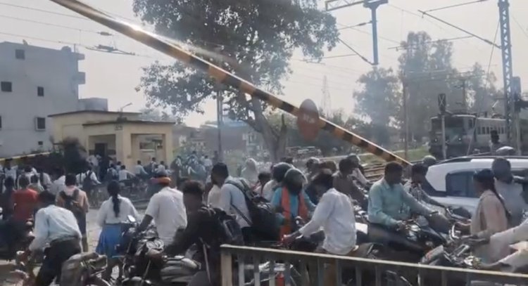 रायबरेली: मुराई का बाग रेलवे क्रॉसिंग पर खुला रहा फाटक, सामने आई ट्रेन; वीडियो वायरल होने से सुरक्षा व्यवस्था पर उठे सवाल