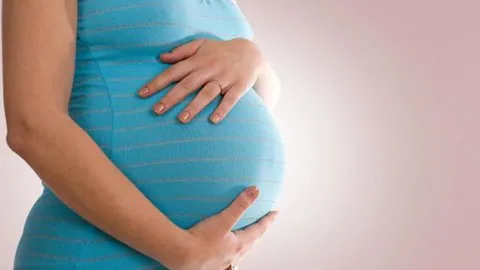 प्रेगनेंट और ब्रेस्टफीडिंग कराने वाली महिलाएं करवा चौथ पर ध्यान रखें ये जरूरी बातें