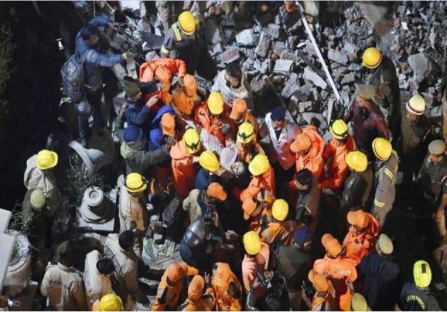 बढ़ रहा मौत का आकड़ा, 12 टीम NDRF, 12 टीम SDRF के साथ 4 कंपनी PAC तैनात, एक ही परिवार के दो लोगों की मौत से कोहराम