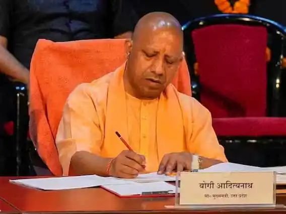 यूपी में सर्पदंश के बढ़ते मामले से निपटने के लिए योगी सरकार सतर्क, जानें क्या है प्लान